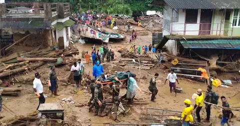 വയനാട് ദുരന്തത്തിൽ വോളണ്ടിയർമാരുടെ വണ്ടി ചെലവിനും ഭക്ഷണത്തിനുമായി 14 കോടി; ഒരു മൃതദേഹം സംസ്‌കരിക്കുന്നതിന് 75,000 രൂപ