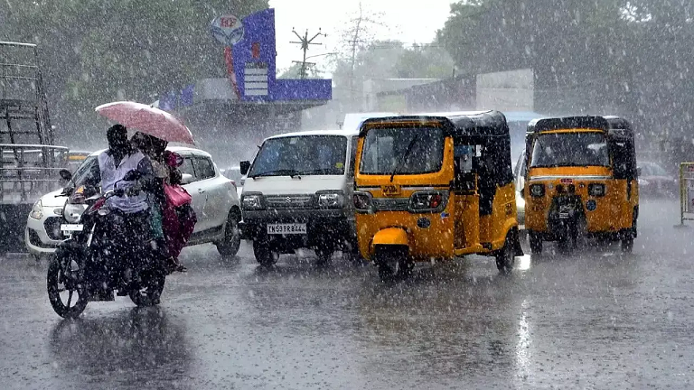 കേരളത്തിൽ ഓറഞ്ച് അലർട്ട് പിൻവലിച്ചു: ഇപ്പോൾ 12 ജില്ലകളിൽ യെല്ലോ അലർട്ട്; കാരണങ്ങൾ ഇങ്ങനെ